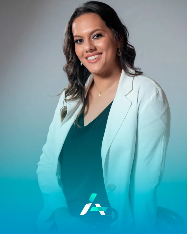 Dra. Maria Eduarda Santos — CRM 97873/MG